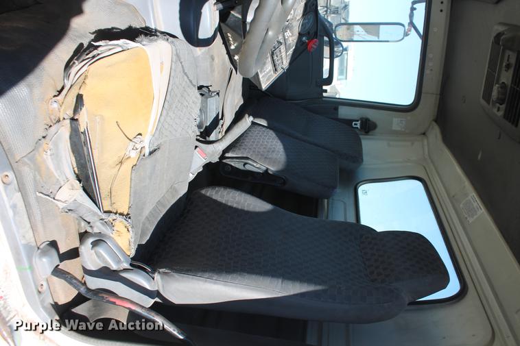 image for item DB5064 2006 GMC W3500 street sweeper