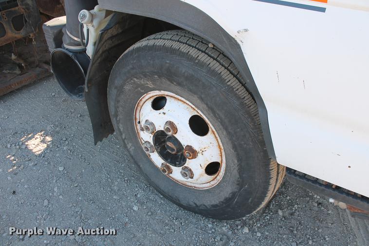 image for item DB5064 2006 GMC W3500 street sweeper