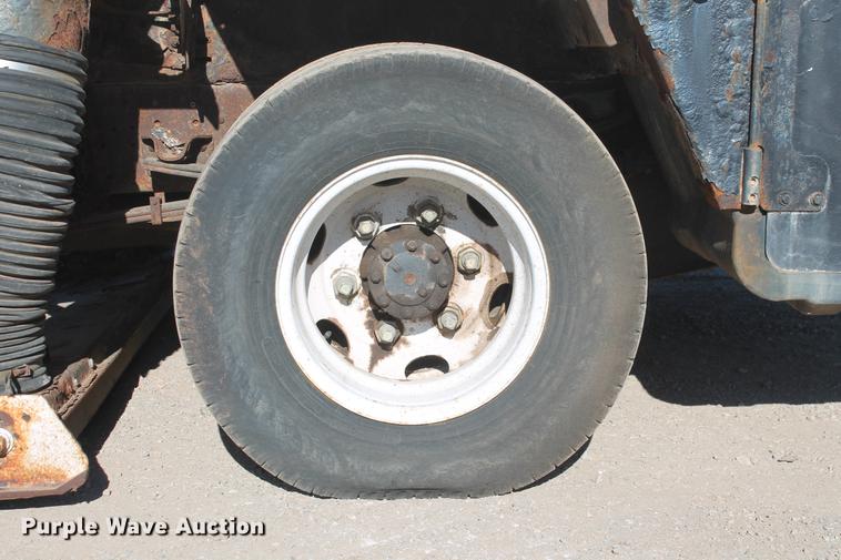 image for item DB5064 2006 GMC W3500 street sweeper