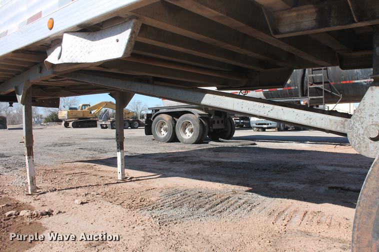image for item DB5065 2002 Travis S-96 end dump trailer
