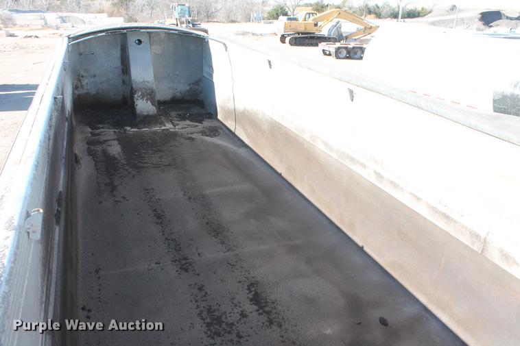 image for item DB5065 2002 Travis S-96 end dump trailer