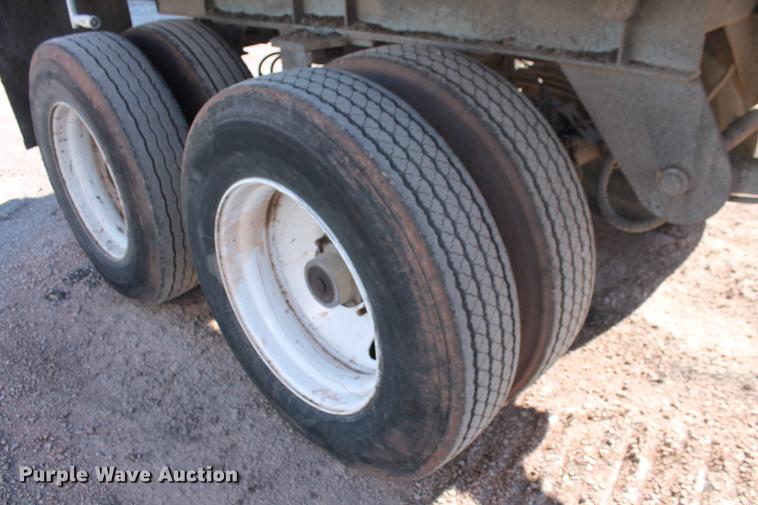 image for item DB5065 2002 Travis S-96 end dump trailer