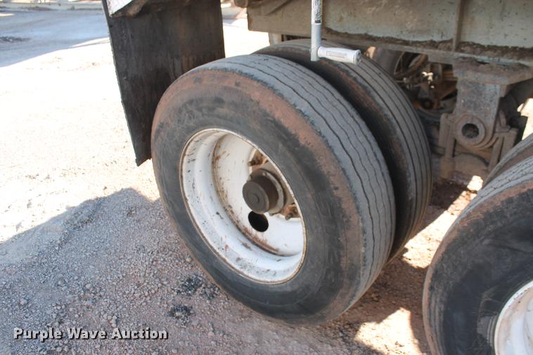 image for item DB5065 2002 Travis S-96 end dump trailer