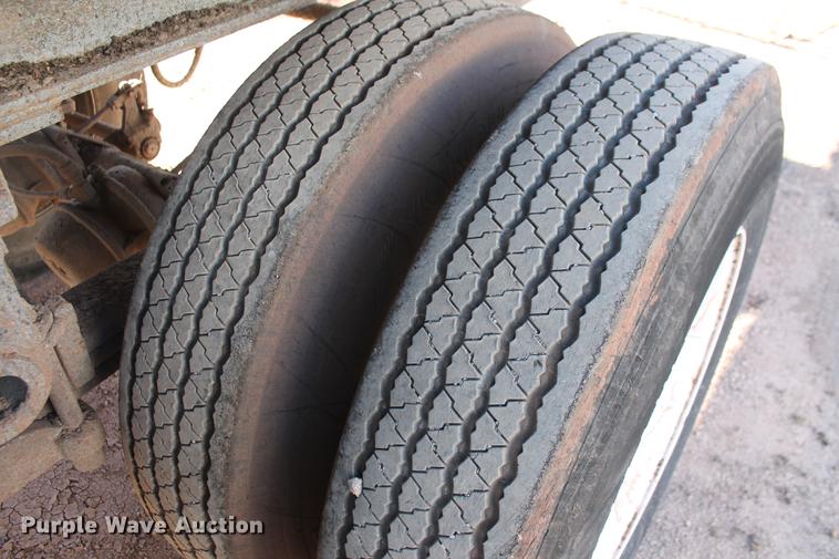 image for item DB5065 2002 Travis S-96 end dump trailer