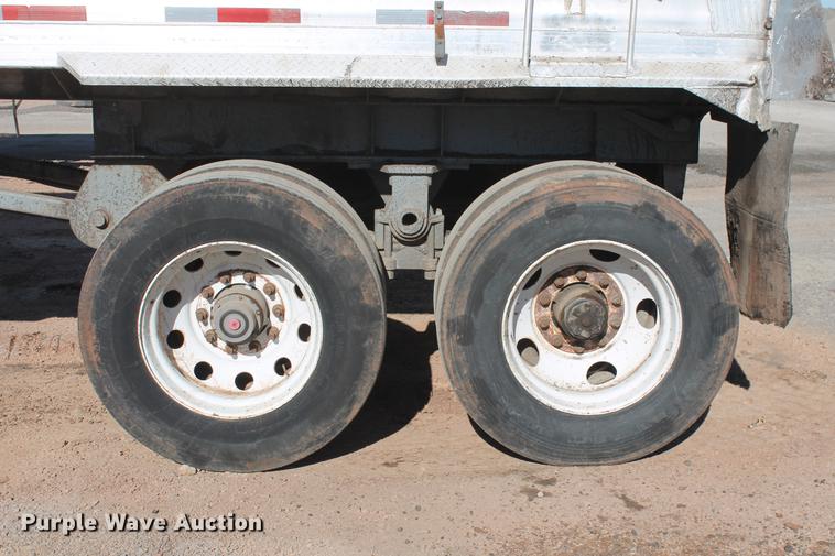 image for item DB5065 2002 Travis S-96 end dump trailer