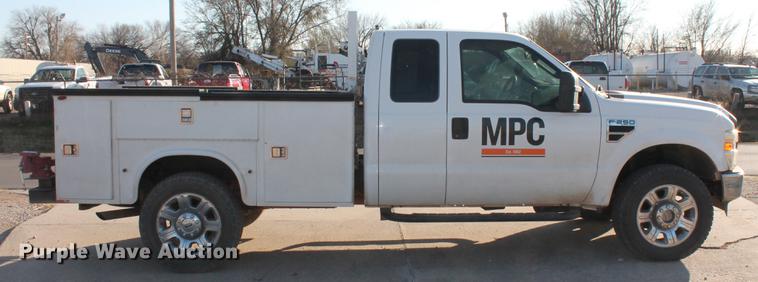 image for item DB5067 2009 Ford F250 Super Duty XL SuperCab utility bed pickup truck