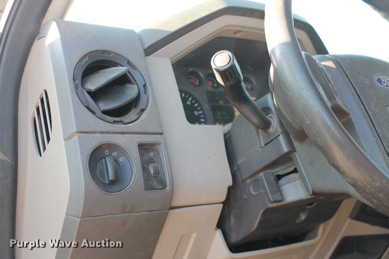 image for item DB5067 2009 Ford F250 Super Duty XL SuperCab utility bed pickup truck