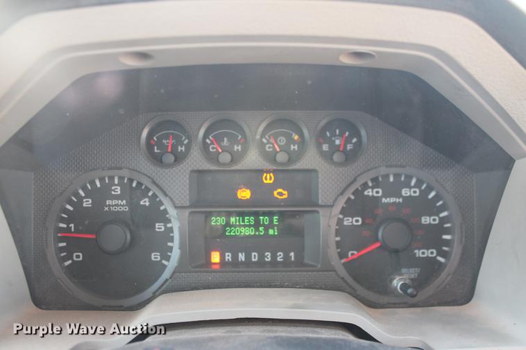 image for item DB5067 2009 Ford F250 Super Duty XL SuperCab utility bed pickup truck