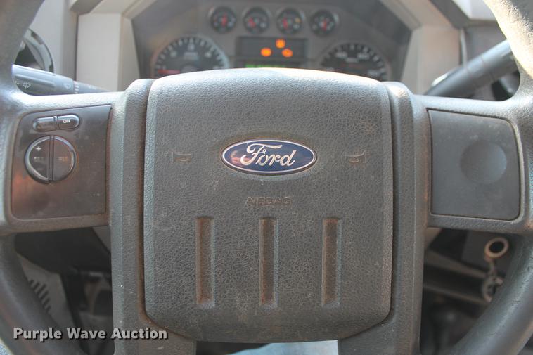 image for item DB5067 2009 Ford F250 Super Duty XL SuperCab utility bed pickup truck