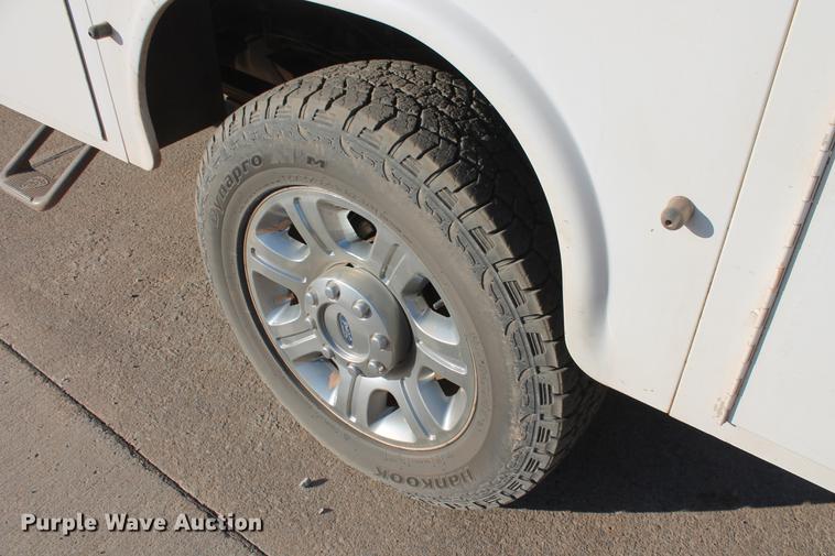 image for item DB5067 2009 Ford F250 Super Duty XL SuperCab utility bed pickup truck