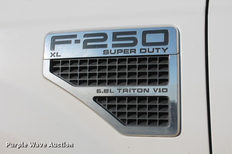 image for item DB5067 2009 Ford F250 Super Duty XL SuperCab utility bed pickup truck