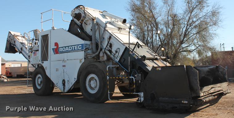 image for item DB5068 2013 Roadtec SB-2500E Shuttle Buggy material transfer vehicle