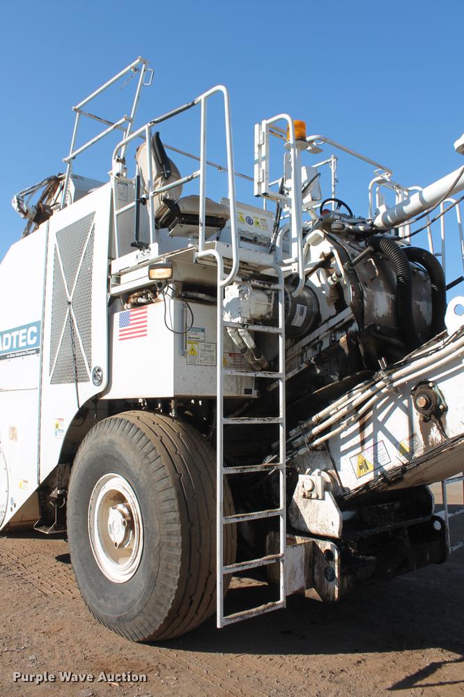 image for item DB5068 2013 Roadtec SB-2500E Shuttle Buggy material transfer vehicle