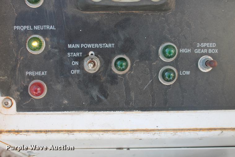 image for item DB5068 2013 Roadtec SB-2500E Shuttle Buggy material transfer vehicle