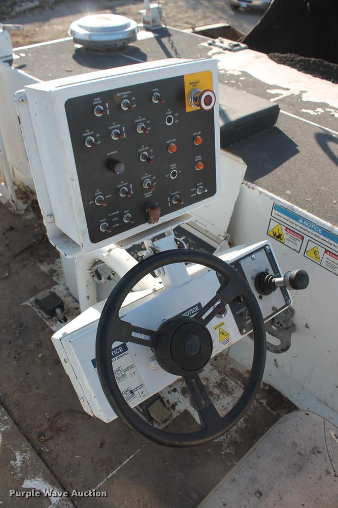 image for item DB5068 2013 Roadtec SB-2500E Shuttle Buggy material transfer vehicle