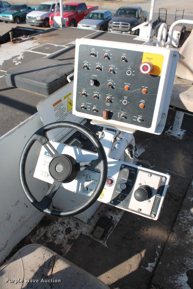 image for item DB5068 2013 Roadtec SB-2500E Shuttle Buggy material transfer vehicle