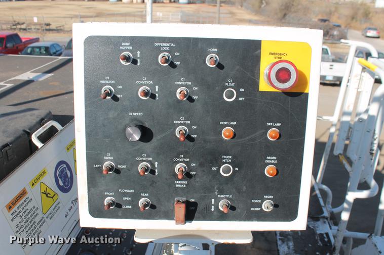 image for item DB5068 2013 Roadtec SB-2500E Shuttle Buggy material transfer vehicle