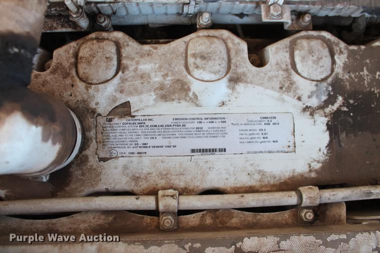 image for item DB5068 2013 Roadtec SB-2500E Shuttle Buggy material transfer vehicle