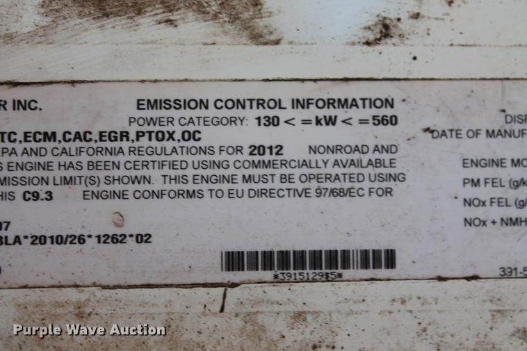 image for item DB5068 2013 Roadtec SB-2500E Shuttle Buggy material transfer vehicle