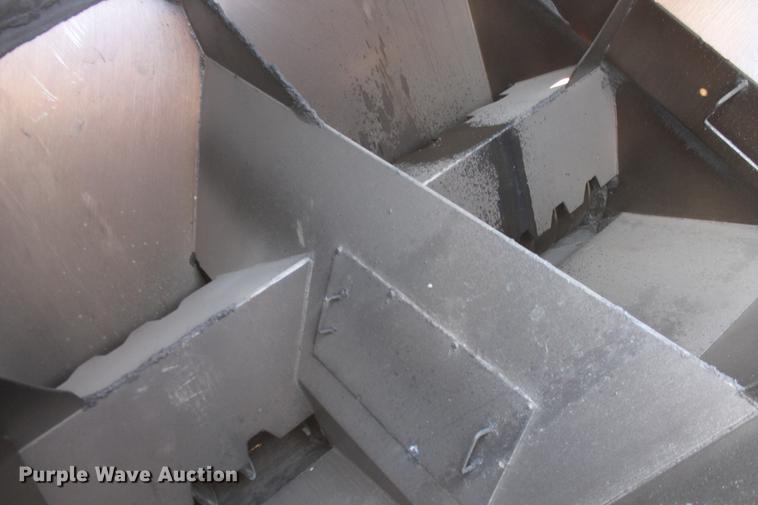 image for item DB5068 2013 Roadtec SB-2500E Shuttle Buggy material transfer vehicle