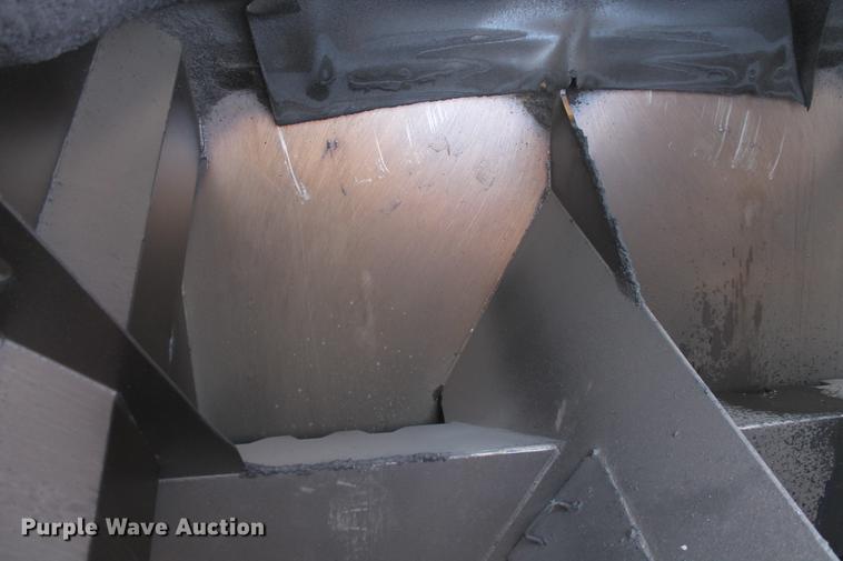 image for item DB5068 2013 Roadtec SB-2500E Shuttle Buggy material transfer vehicle