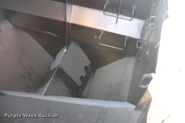 image for item DB5068 2013 Roadtec SB-2500E Shuttle Buggy material transfer vehicle