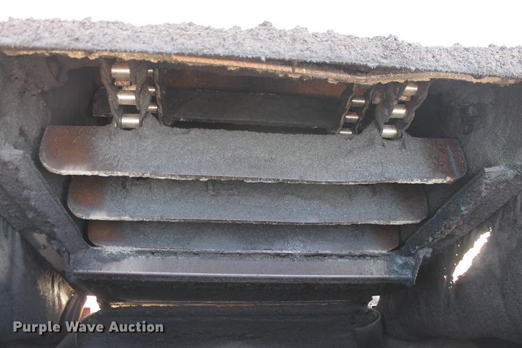 image for item DB5068 2013 Roadtec SB-2500E Shuttle Buggy material transfer vehicle