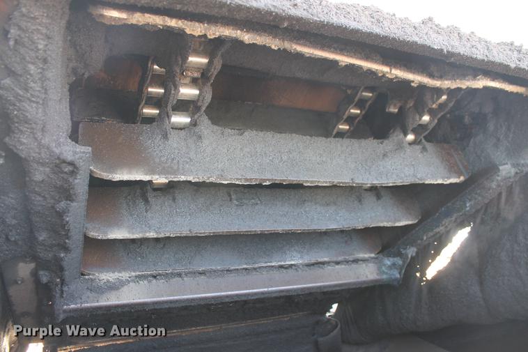 image for item DB5068 2013 Roadtec SB-2500E Shuttle Buggy material transfer vehicle