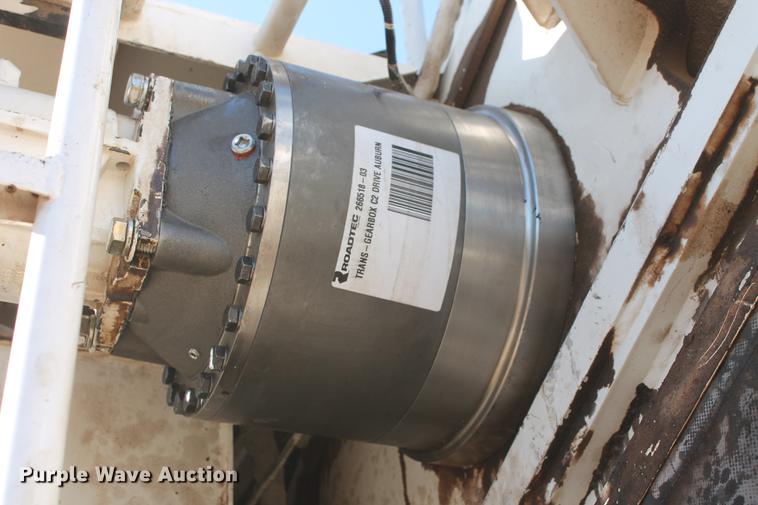 image for item DB5068 2013 Roadtec SB-2500E Shuttle Buggy material transfer vehicle