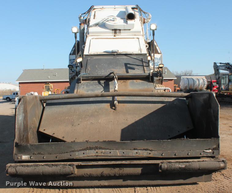 image for item DB5068 2013 Roadtec SB-2500E Shuttle Buggy material transfer vehicle