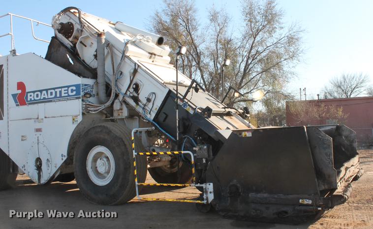 image for item DB5068 2013 Roadtec SB-2500E Shuttle Buggy material transfer vehicle