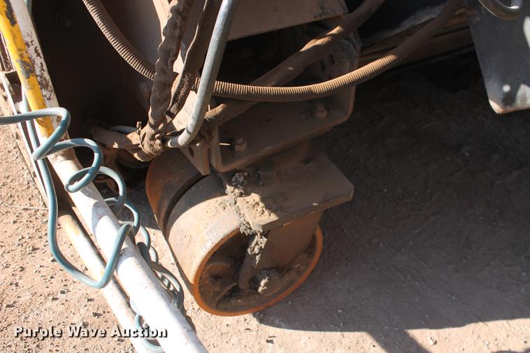 image for item DB5068 2013 Roadtec SB-2500E Shuttle Buggy material transfer vehicle