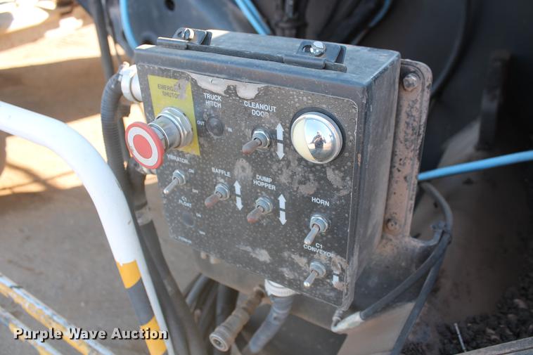 image for item DB5068 2013 Roadtec SB-2500E Shuttle Buggy material transfer vehicle