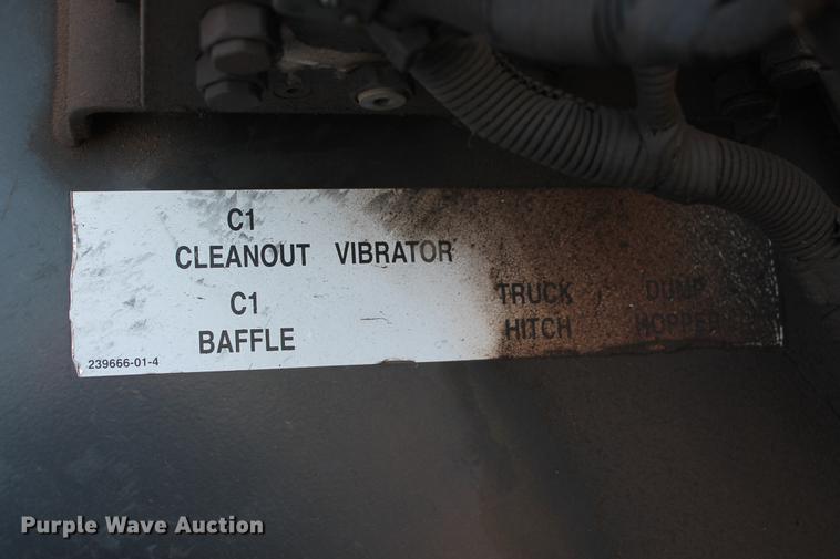 image for item DB5068 2013 Roadtec SB-2500E Shuttle Buggy material transfer vehicle