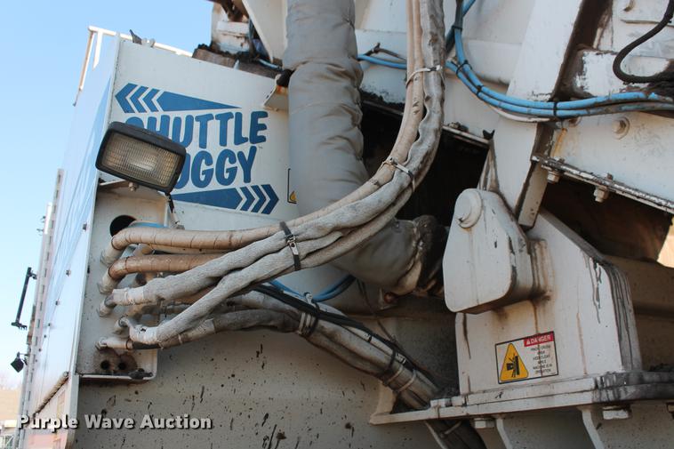 image for item DB5068 2013 Roadtec SB-2500E Shuttle Buggy material transfer vehicle