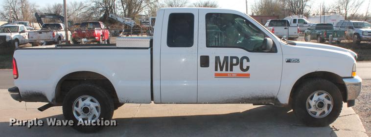 image for item DB5069 2004 Ford F350 Super Duty XL SuperCab pickup truck