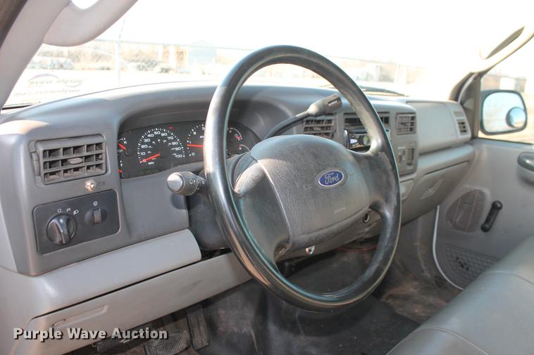 image for item DB5069 2004 Ford F350 Super Duty XL SuperCab pickup truck