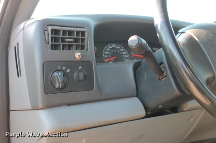 image for item DB5069 2004 Ford F350 Super Duty XL SuperCab pickup truck