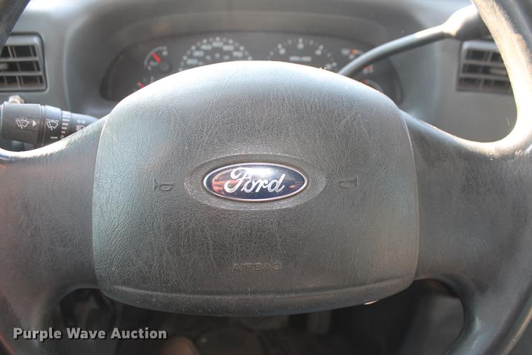 image for item DB5069 2004 Ford F350 Super Duty XL SuperCab pickup truck