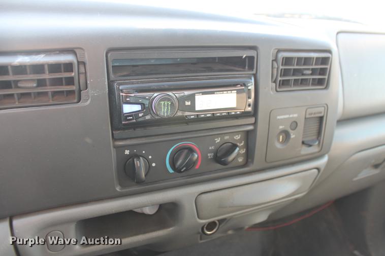 image for item DB5069 2004 Ford F350 Super Duty XL SuperCab pickup truck