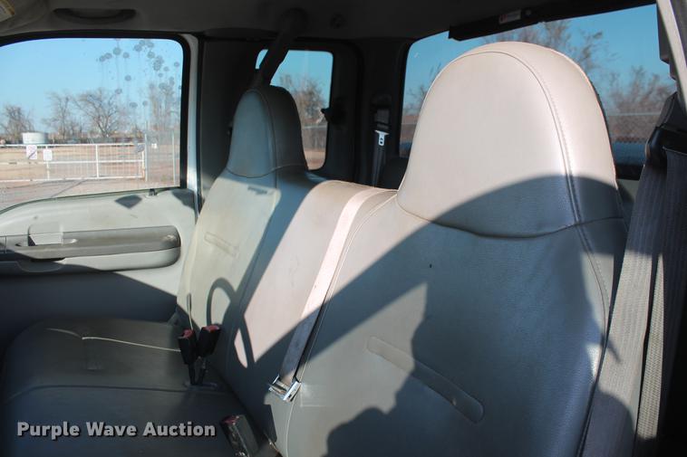 image for item DB5069 2004 Ford F350 Super Duty XL SuperCab pickup truck