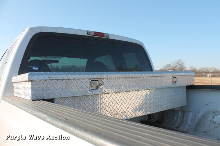 image for item DB5069 2004 Ford F350 Super Duty XL SuperCab pickup truck