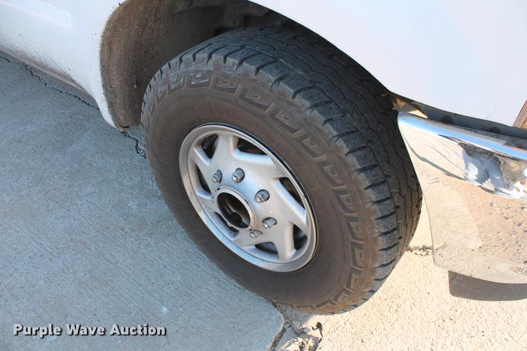 image for item DB5069 2004 Ford F350 Super Duty XL SuperCab pickup truck