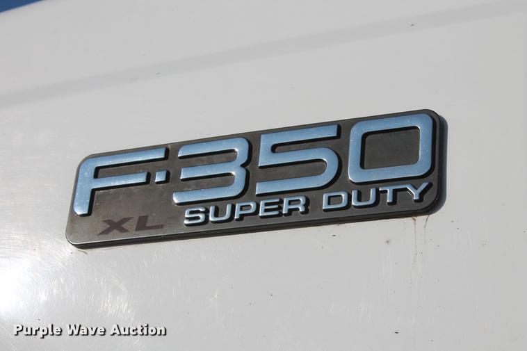 image for item DB5069 2004 Ford F350 Super Duty XL SuperCab pickup truck