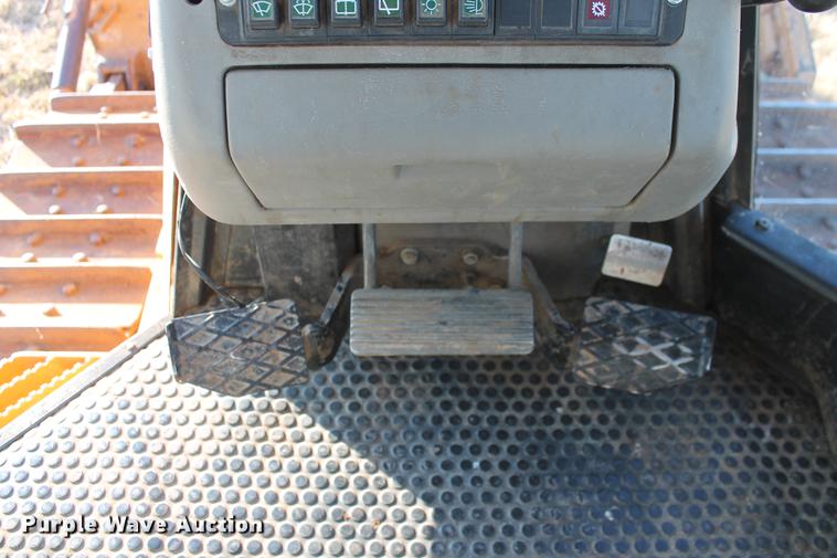 image for item DB5077 2005 Case 1850K Series II dozer