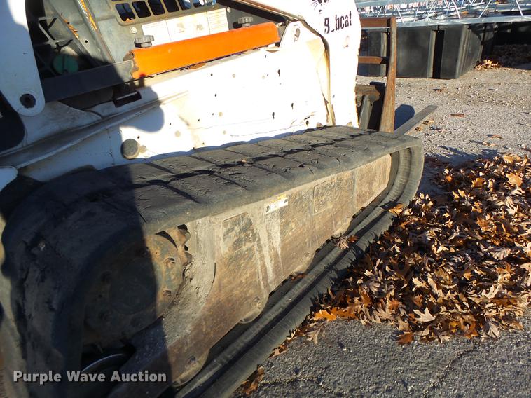 image for item DB5904 2005 Bobcat T300 skid steer