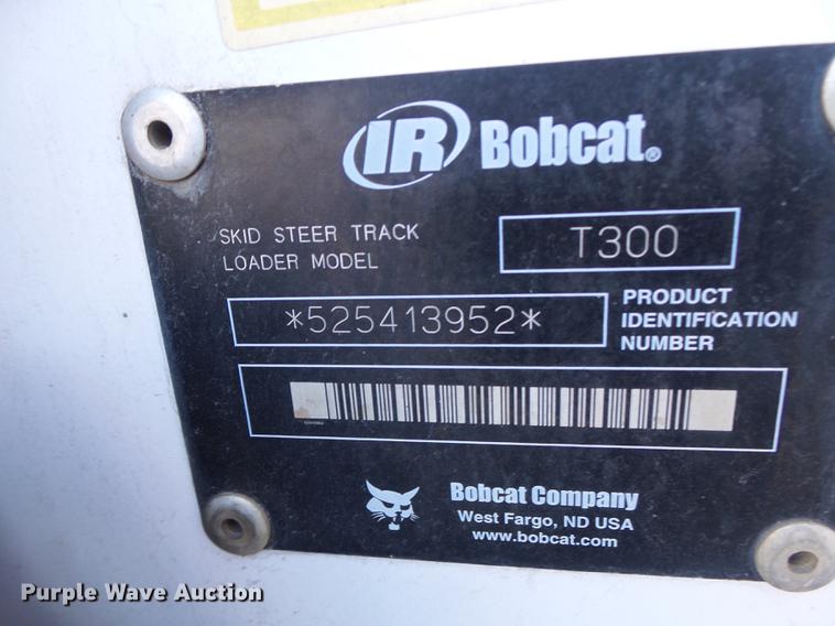 image for item DB5904 2005 Bobcat T300 skid steer