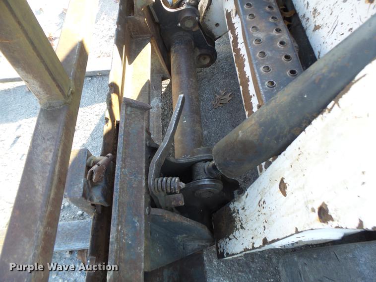 image for item DB5904 2005 Bobcat T300 skid steer