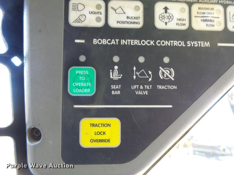 image for item DB5904 2005 Bobcat T300 skid steer