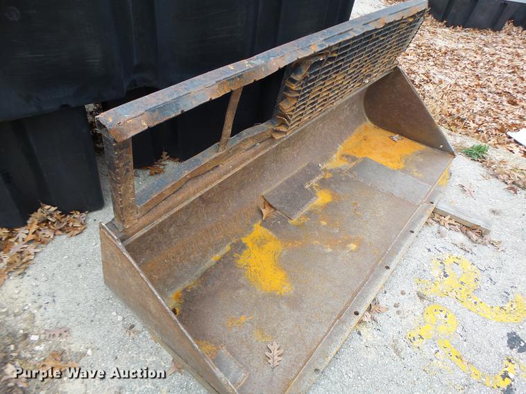 image for item DB5904 2005 Bobcat T300 skid steer